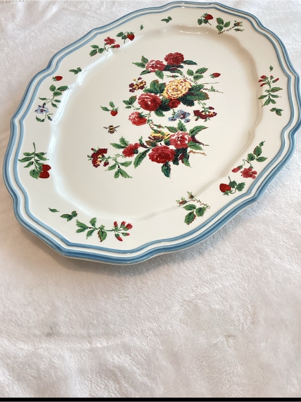 🐝 Anthropologie Stoneware Platter Camille Oval Serving New Bee Strawberry Floral - Picture 9 of 10